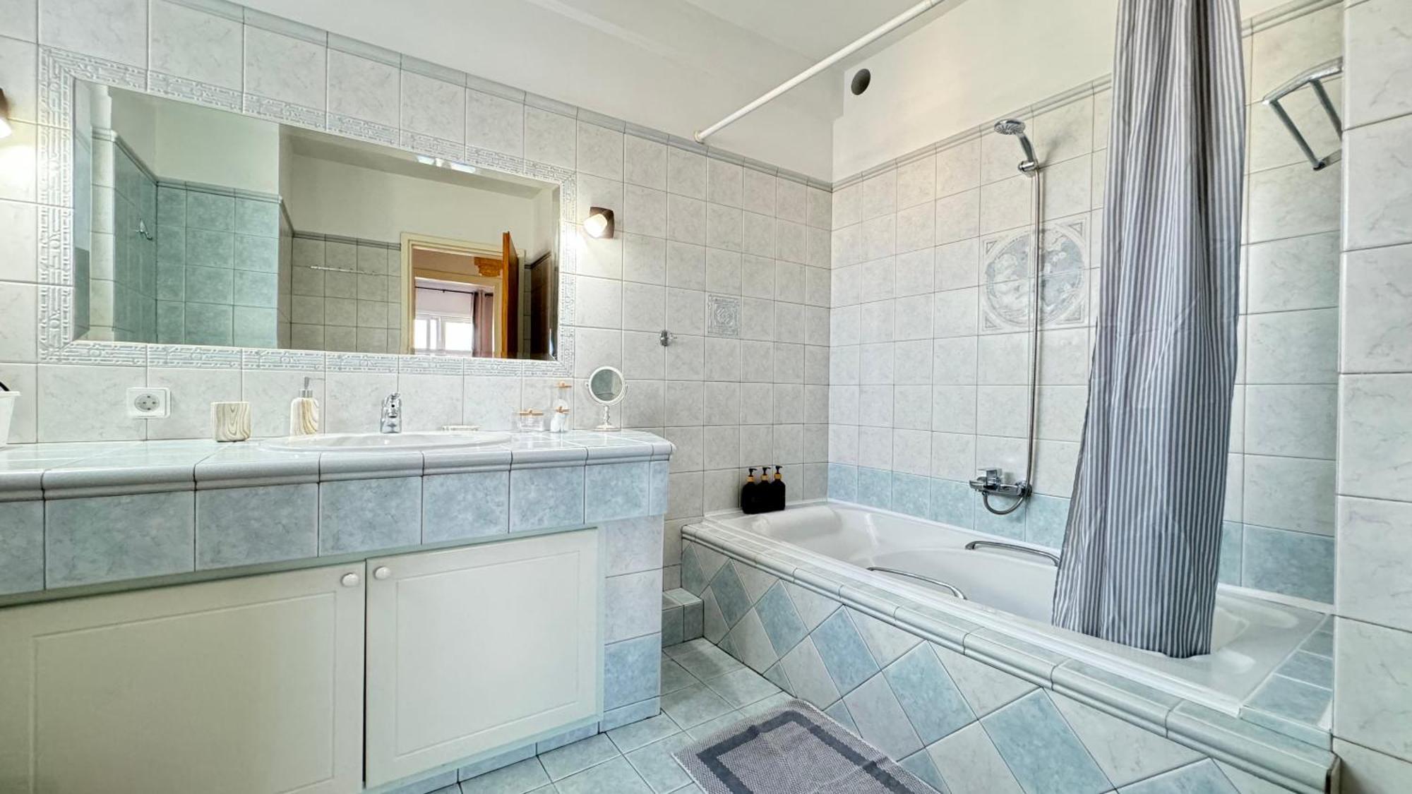 Sunny Apartment For Couples & Friends In Centre Heraklion (Crete) Exterior foto
